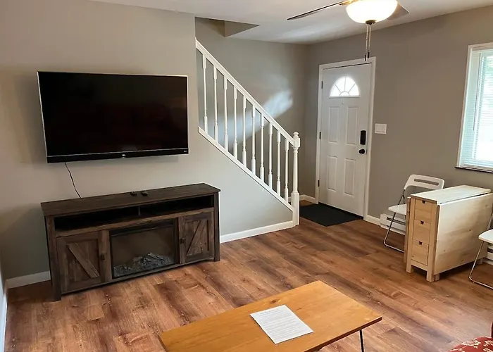 Carter #3 Two Bedroom Unit Near Xavier Downtown