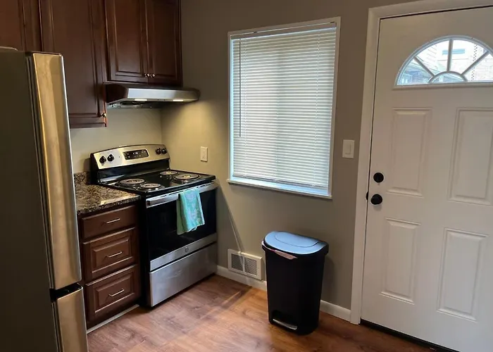 Carter #3 Two Bedroom Unit Near Xavier Downtown