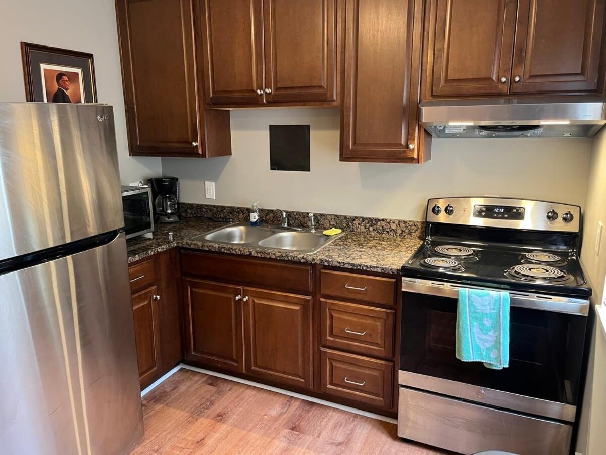 Carter #3 Two Bedroom Unit Near Xavier Downtown *